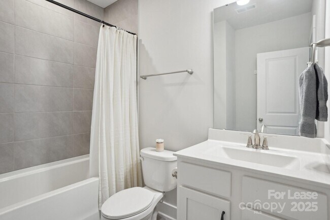 Building Photo - 562 Amalfi Dr