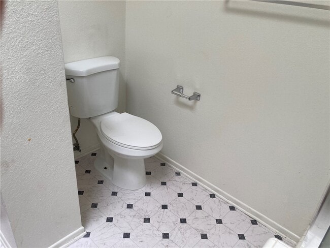 Building Photo - 2300 Maple Ave