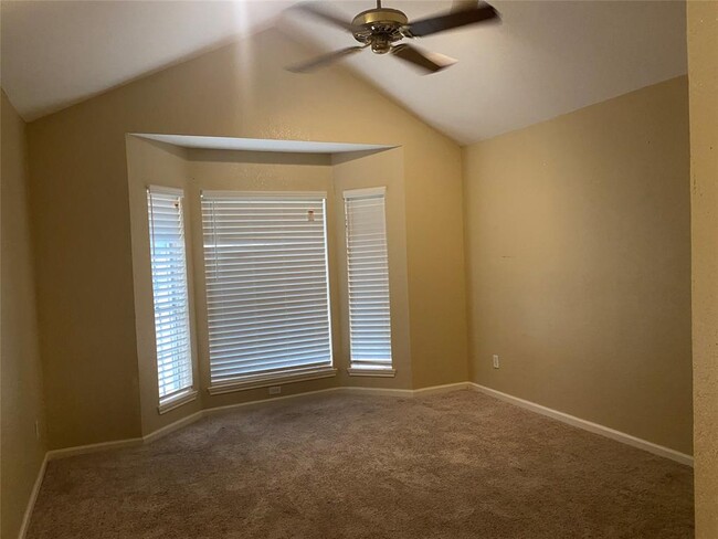 Building Photo - 15326 Oak Terrace Dr