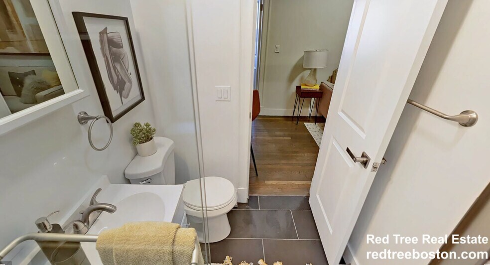 Building Photo - 81 Park Dr