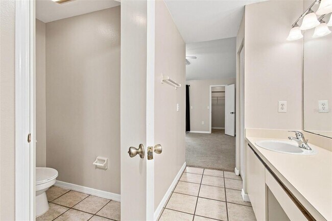 Building Photo - 14635 Par Club Cir