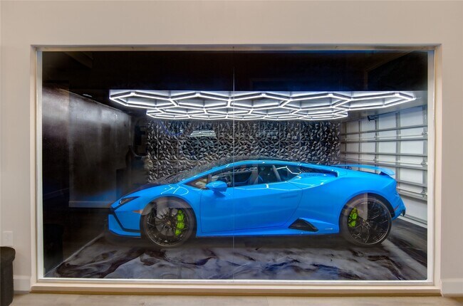 Building Photo - 1815 Longcroft Ln