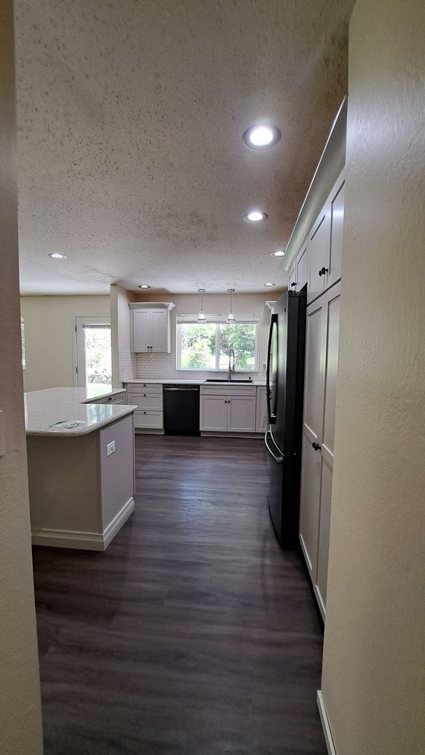 Building Photo - 3 Bedroom 2 Bath Home in Seabeck