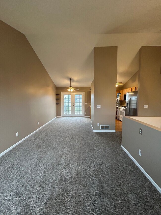 Building Photo - Spacious Split Level Living in Millard with a Backyard You’ll Love