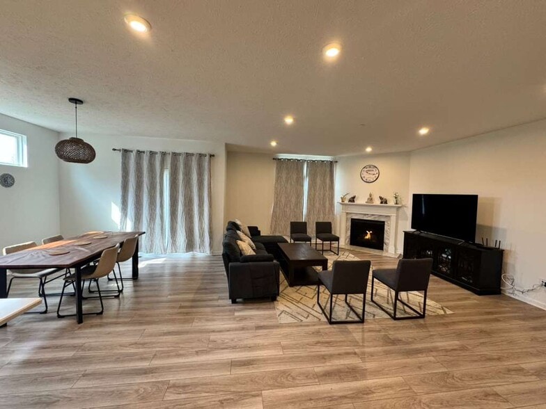 Building Photo - 23828 Pine Valley Dr