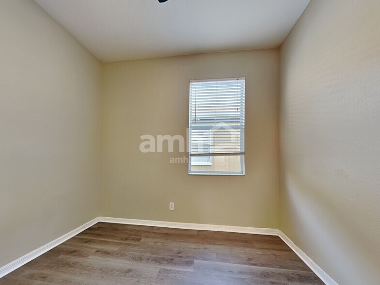 Building Photo - 8807 Sandy Plains Dr