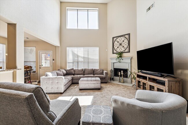 Building Photo - 831 Glen Abbey Dr