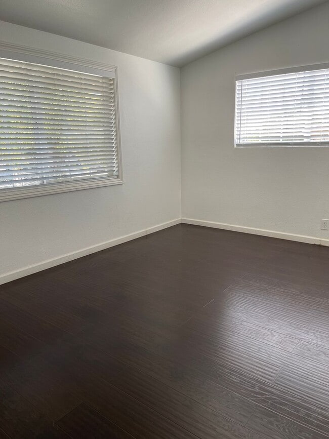 Building Photo - Aspen Ave - BLUE