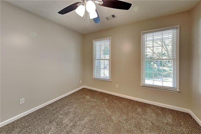 Building Photo - 10035 Feather Sound Ct
