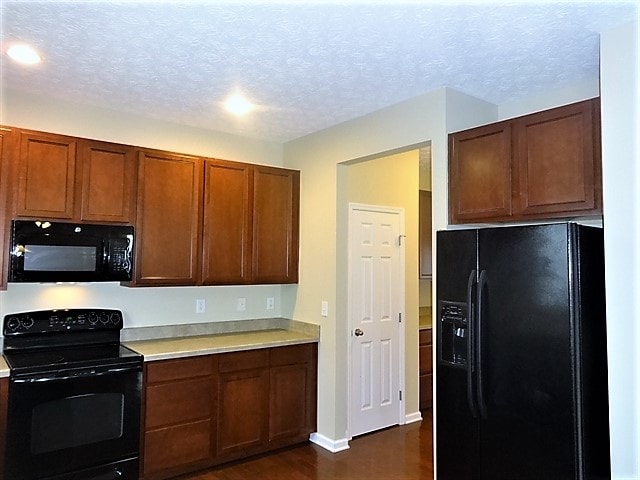 Building Photo - 1004 Taylor Glen Blvd E