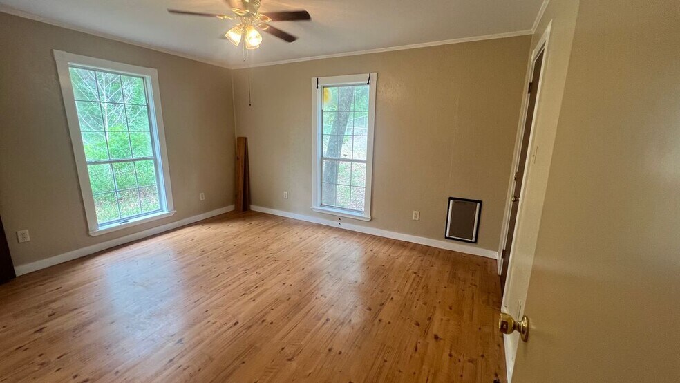 Building Photo - 22712 Creekwood Dr