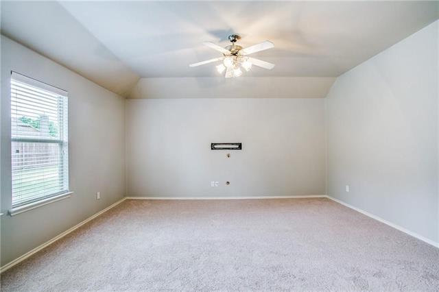 Building Photo - 9721 Sleepy Hollow Dr