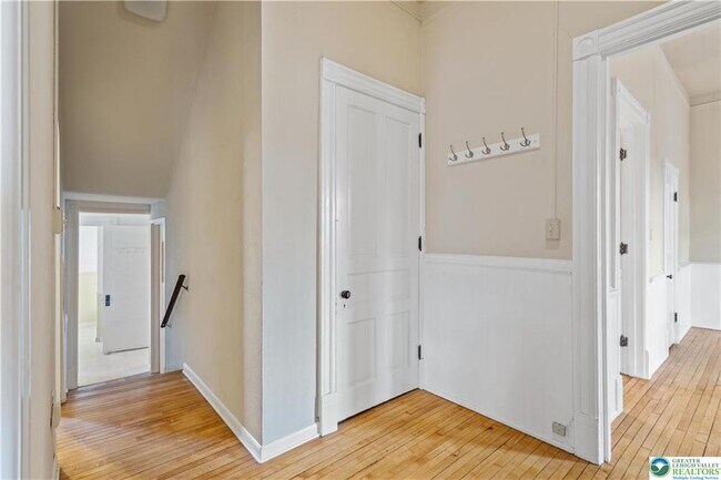 Building Photo - 426 Heckewelder Pl