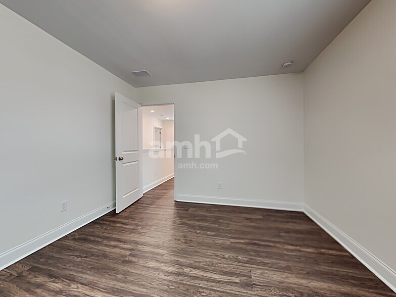 Building Photo - 281 Bering Ln