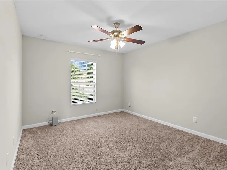 Building Photo - 512 SW McComb Ave