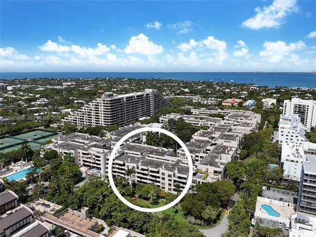 Building Photo - 161 Crandon Blvd