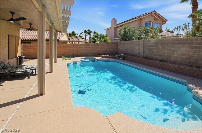 Building Photo - 7709 Kalmalii Ave