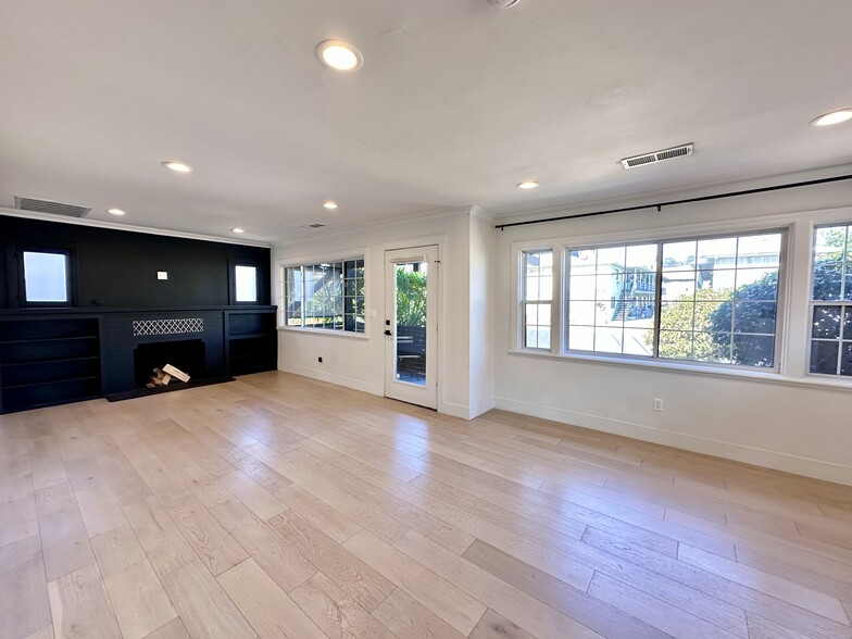 Building Photo - 4336 Toland Way