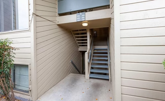 Building Photo - 2 Bedroom 1.75 Bath Condo in Lynnwood
