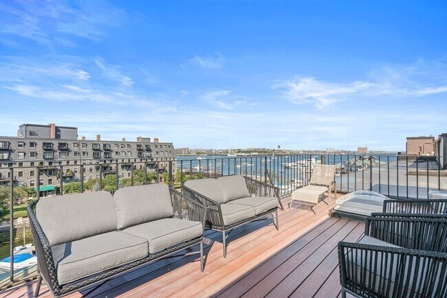 Building Photo - 33 Commercial Wharf