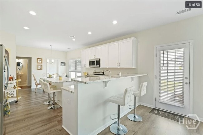 Building Photo - 126 Chalk Farm Wy