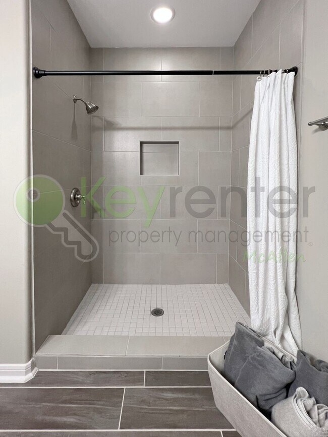 Building Photo - Beautiful Brand New  4bed/3 bath House in Mission