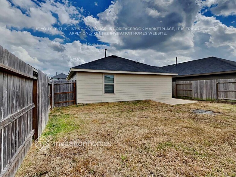 Building Photo - 18823 Charter Elm Dr