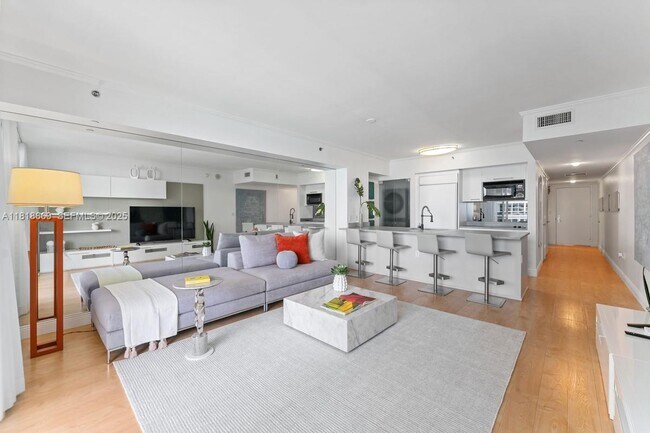 Building Photo - 1830 S Ocean Dr