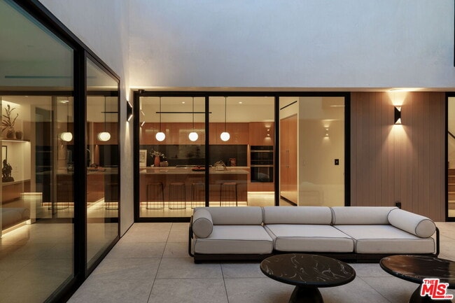 Building Photo - 5208 Sanchez Dr