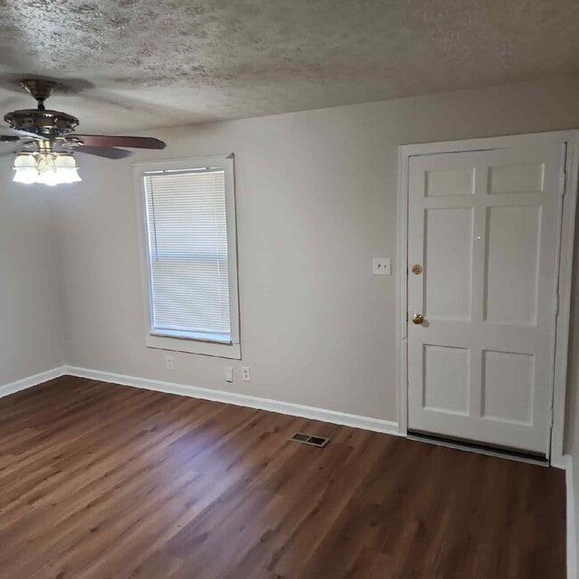 Building Photo - 1018 Navaho Pl