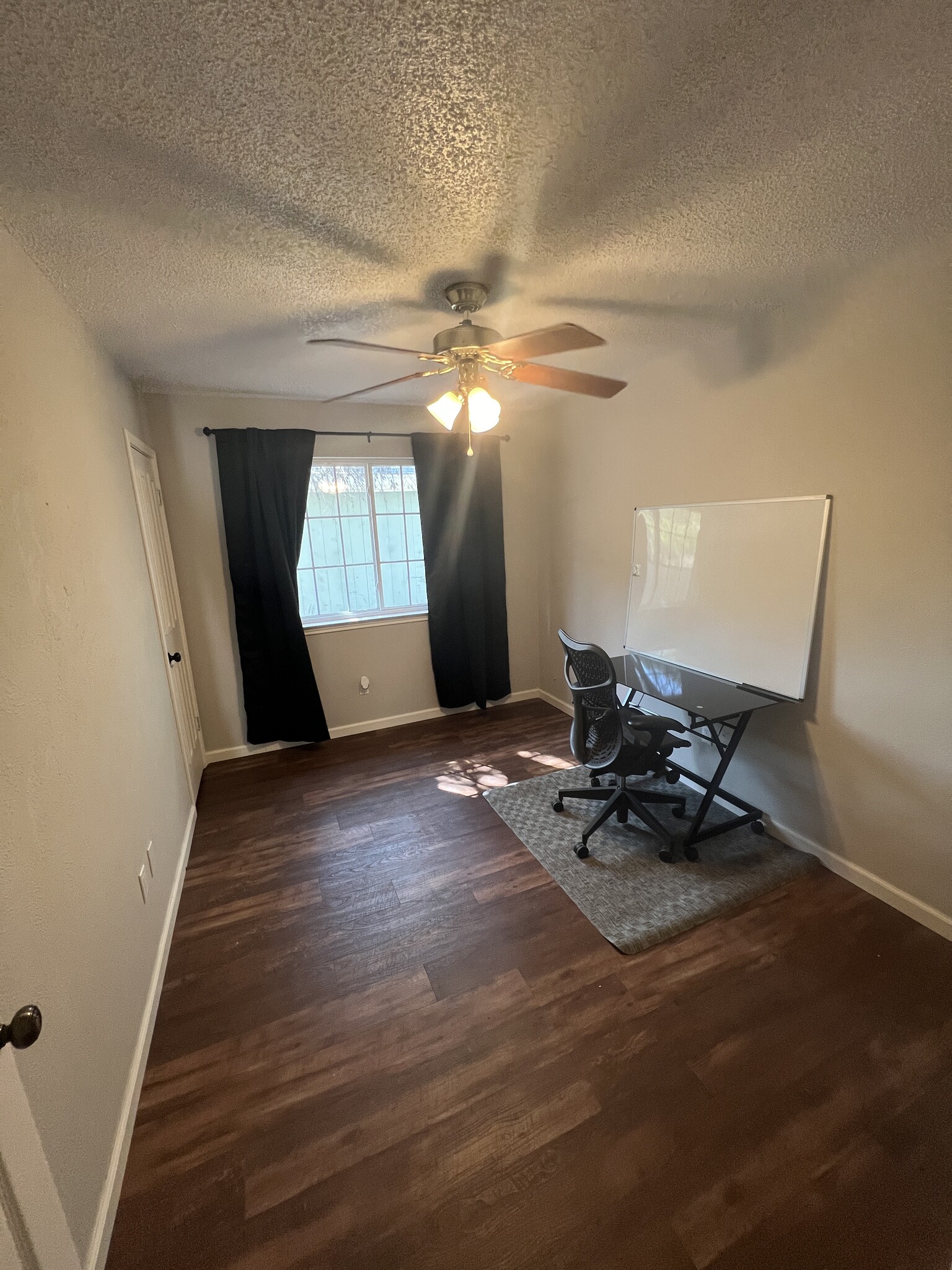 Building Photo - 807 Kavanagh Dr