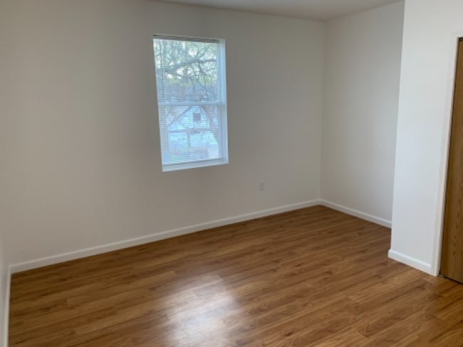 Building Photo - 414 8th St