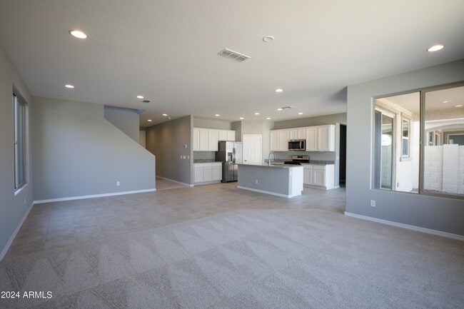 Building Photo - 8956 W Luke Ave