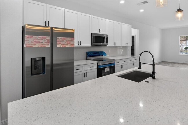 Building Photo - 3272 W Fairbank Dr