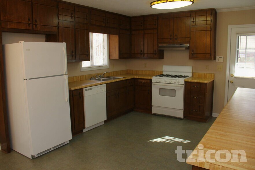 Building Photo - 5818 Northspring Dr