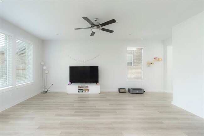 Building Photo - 2221 Nightjar Song Dr