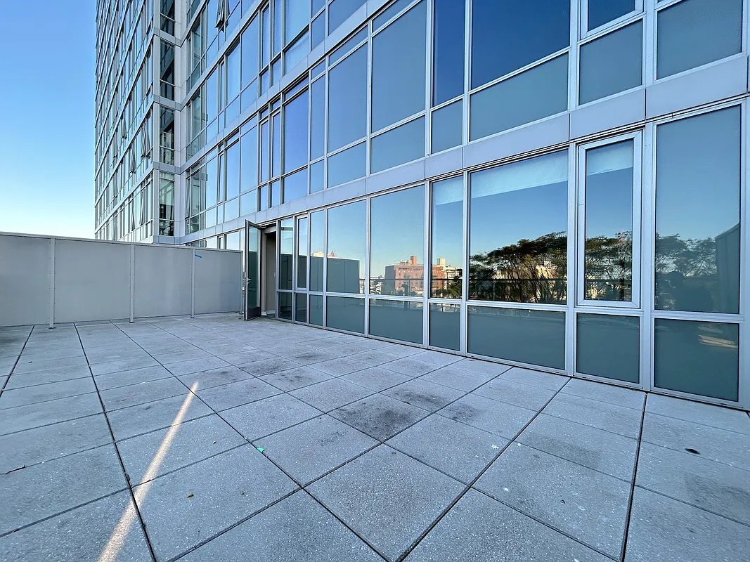 Building Photo - 1524 Sheepshead Bay Rd