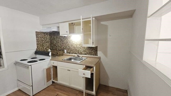 Building Photo - 9222 Lockwood Dr