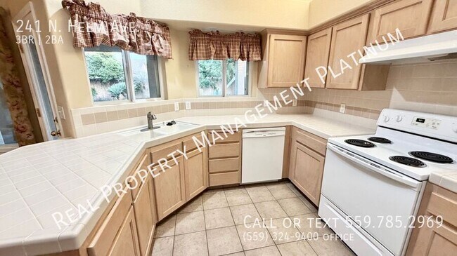 Building Photo - 241 N Helm Ave