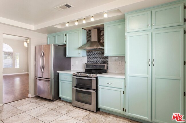 Building Photo - 39851 Ranchwood Dr