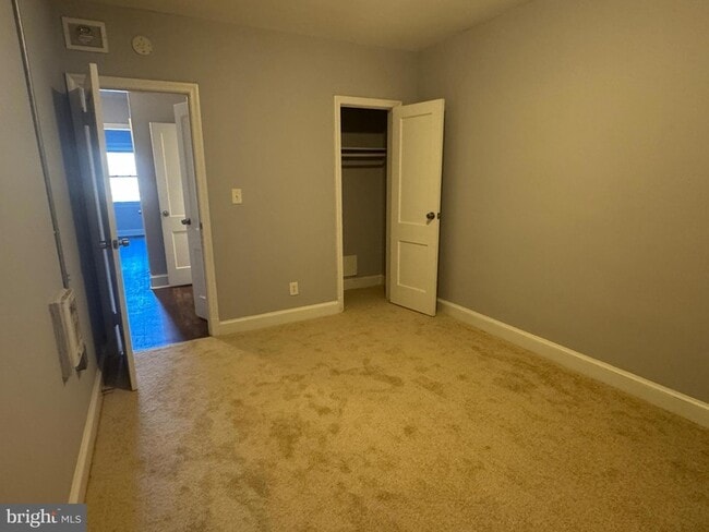 Building Photo - 157 36th St NE