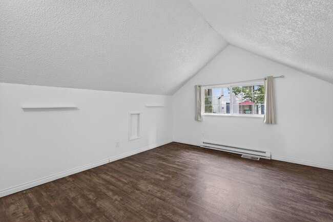 Building Photo - The Ultimate Gig Harbor Retreat!