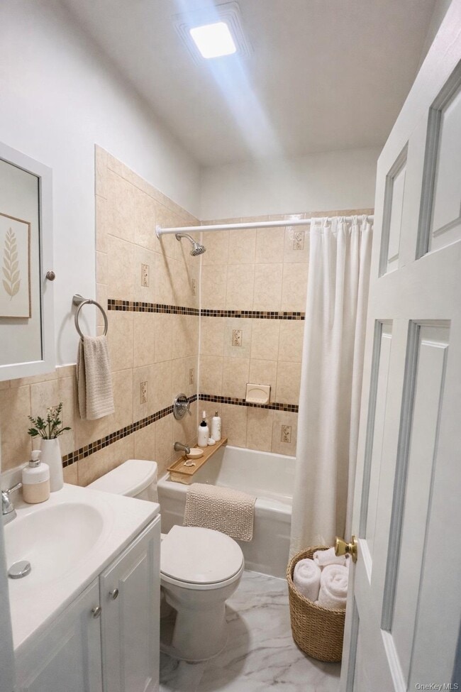 Building Photo - 101-19 78th St