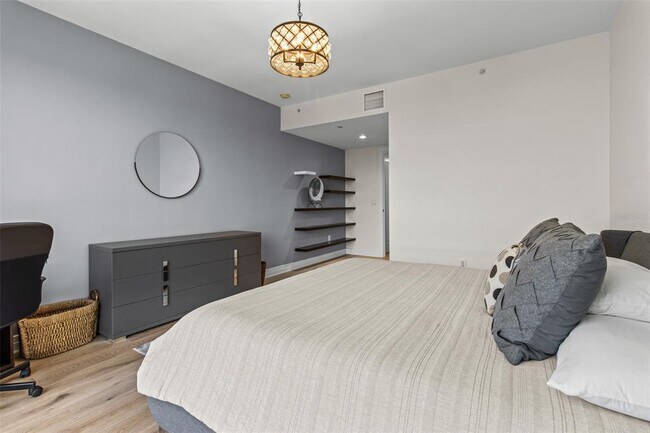 Building Photo - 331 Cleveland St