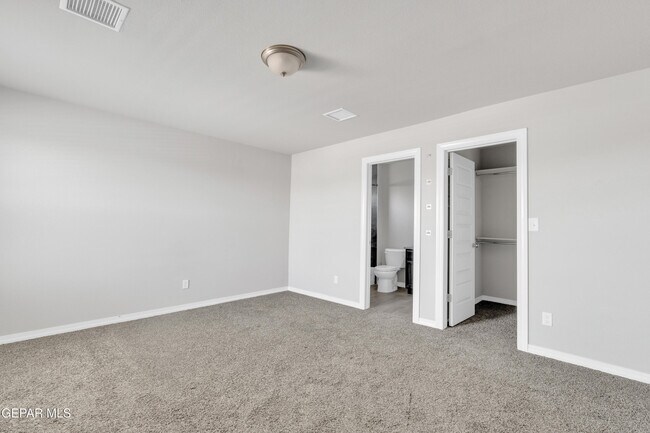 Building Photo - 12260 Desert Wolf Ave