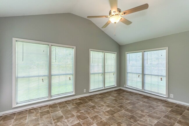Building Photo - 973 Parkwood Ct