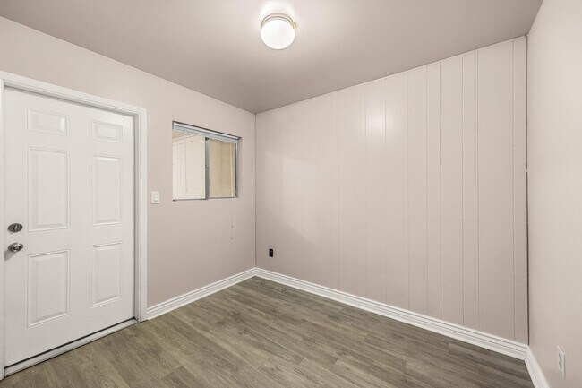 Building Photo - 6724 N 58th Pl