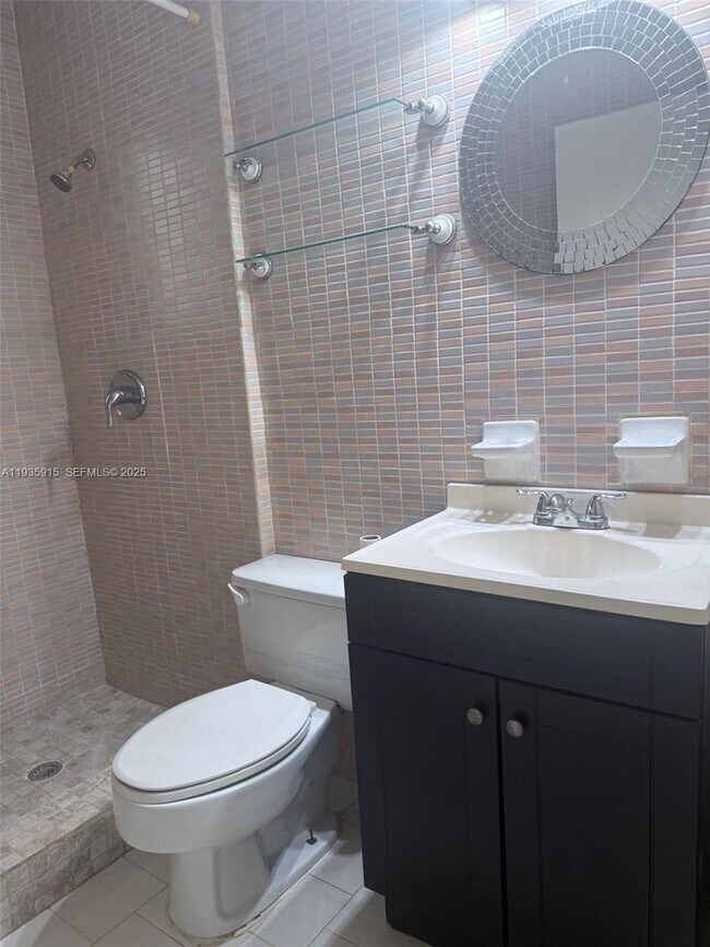 Building Photo - 740 Michigan Ave