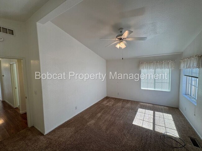 Building Photo - 1129 Gambrel Dr