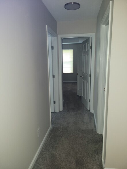 Building Photo - 604 Forest Park Ct
